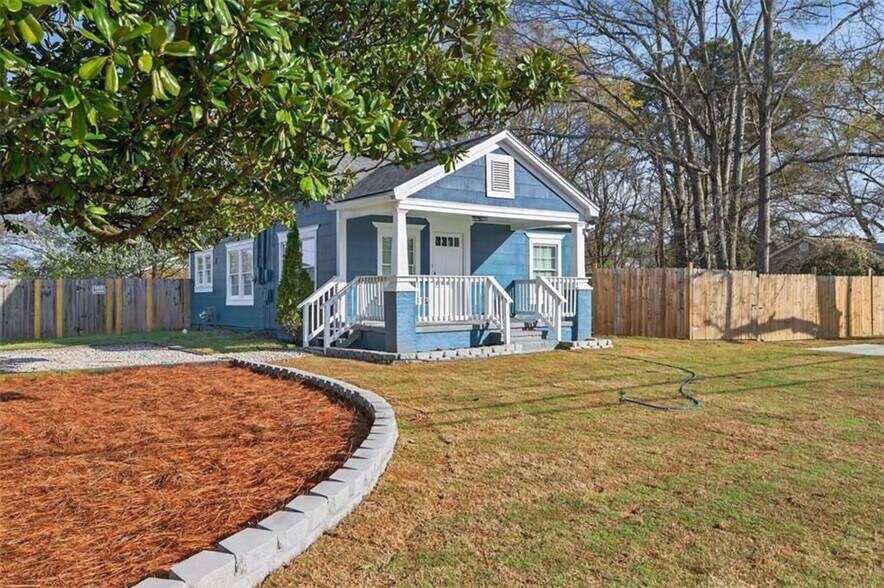 Building Photo - 240 E 5th Ave