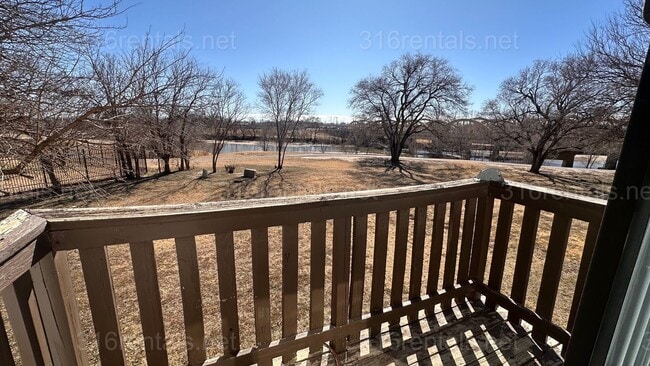 Building Photo - $795 - 2 bed 1 bath - Second floor Apartment