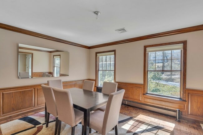 Building Photo - 181 Upper Saddle River Rd