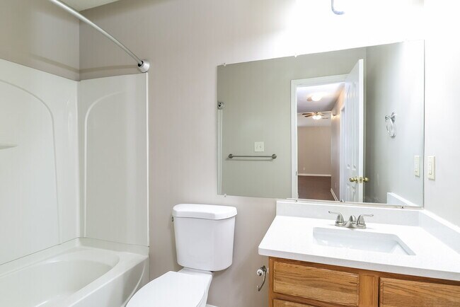 Building Photo - 15123 De Havilland Dr