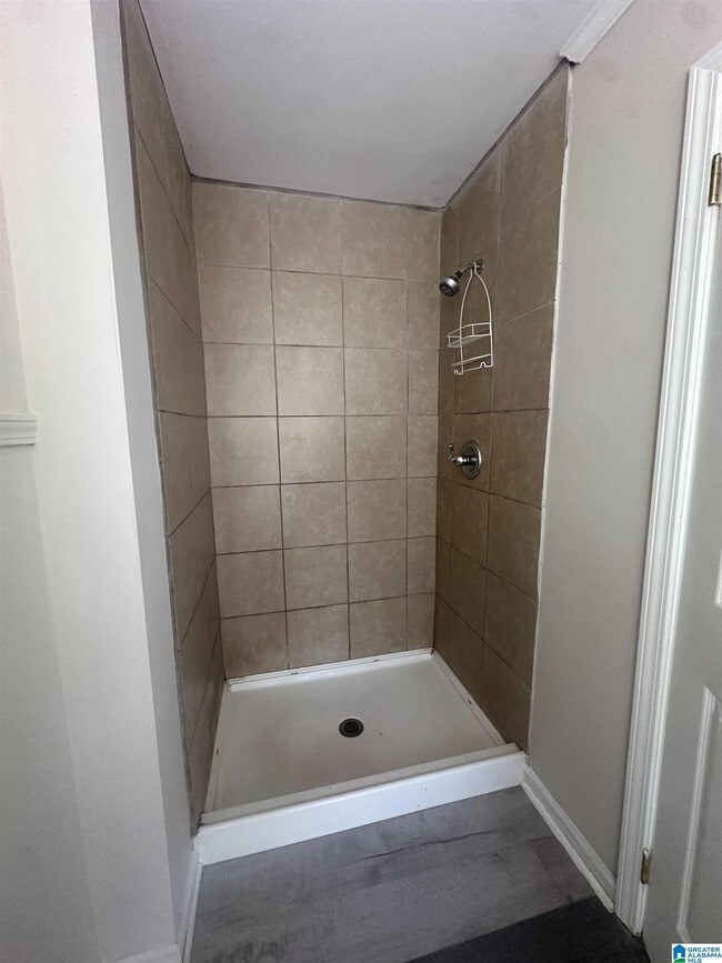 Building Photo - 114 N Main St