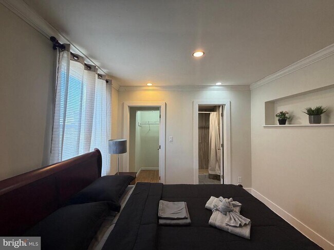 Building Photo - 7105 Rising Sun Ave