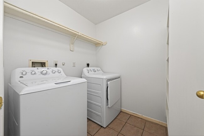 Building Photo - 10039 Morocco Rd