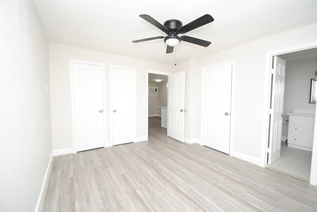 Building Photo - 2515 Yoakum Blvd