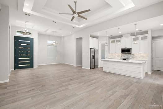 Building Photo - 20 Zinnia St