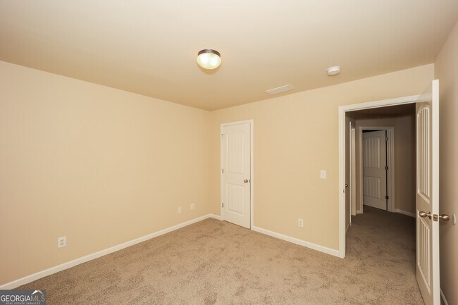 Building Photo - 106 Heritage Club Ln