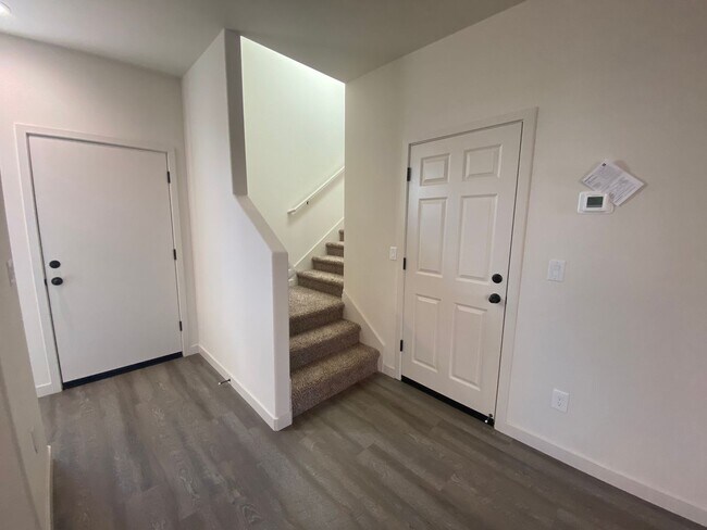 Building Photo - Newer Construction! 3 bedroom 2.5 Bathroom Home in a Gated Community