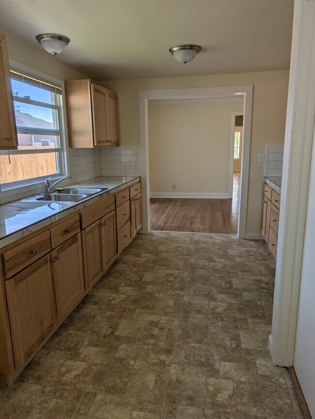 Building Photo - 3785 G St