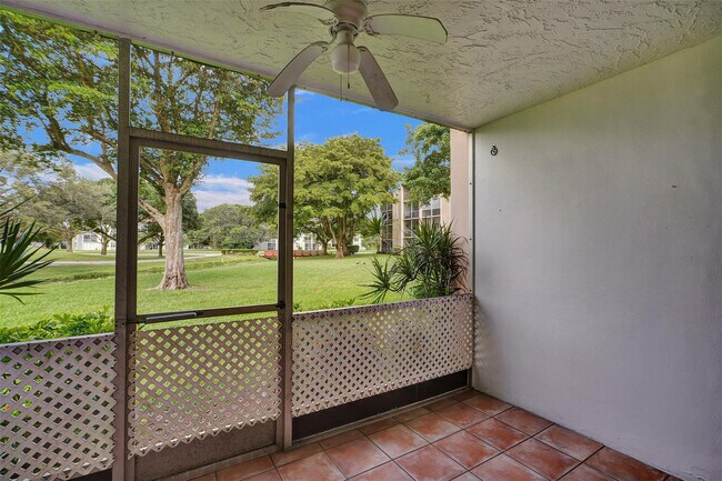 Building Photo - 9481 Evergreen Pl