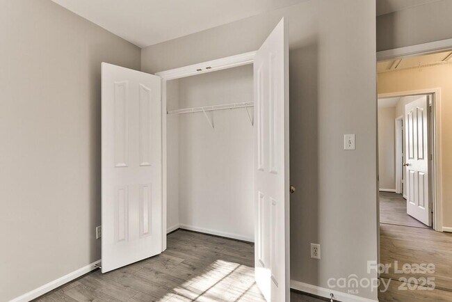 Building Photo - 9522 Bird Watch Ln