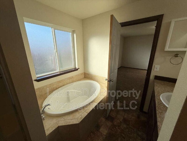 Building Photo - 2938 E Thrush