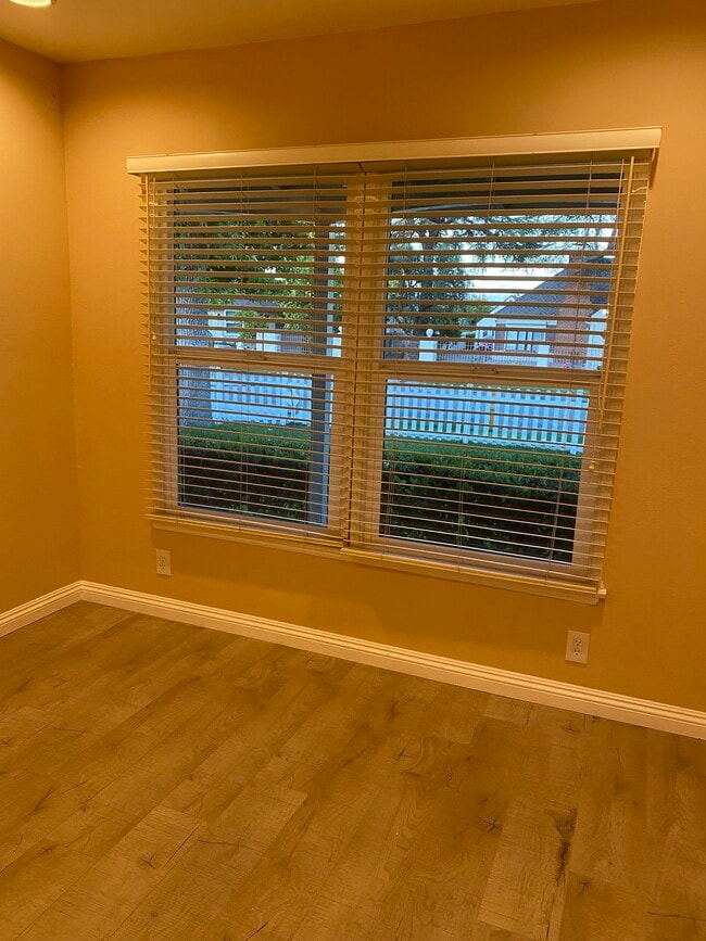 Building Photo - 5325 Glickman Ave