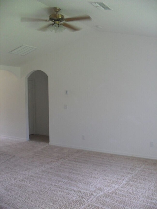 Building Photo - 1950-1952 Laverna Ave