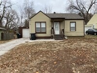 Building Photo - Fully Remodeled 3 Bedroom House!