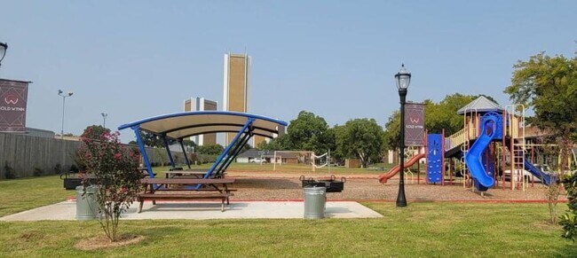 Building Photo - 2.0 bedroom in Tulsa Oklahoma 74137