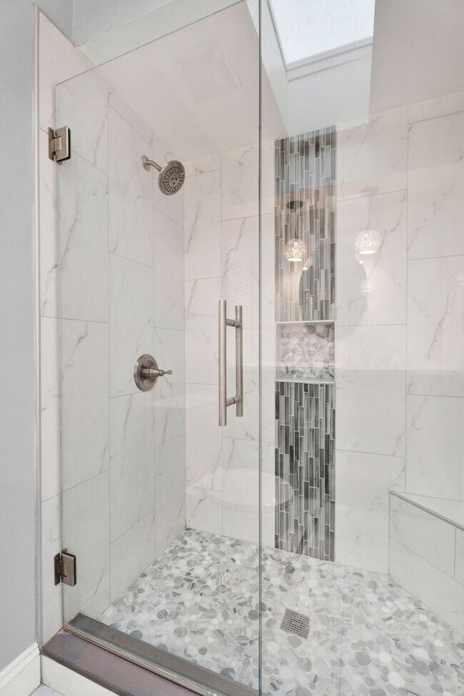 Building Photo - 2BD-2BTH HOME | NEWLY RENOVATED | BLOOMFIELD HILLS, MI