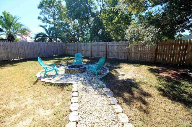 Building Photo - 327 Mizzen Ln