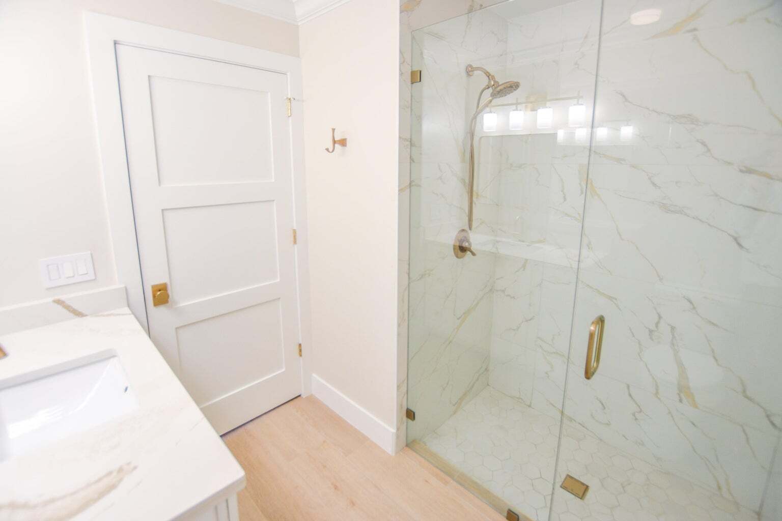 Building Photo - 226 Moccasin Trl W