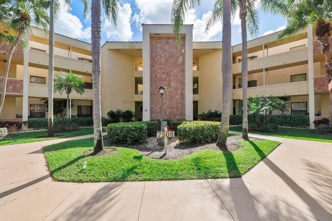 Building Photo - 7508 La Paz Blvd