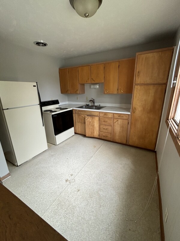 Building Photo - 4616 Stockwell St