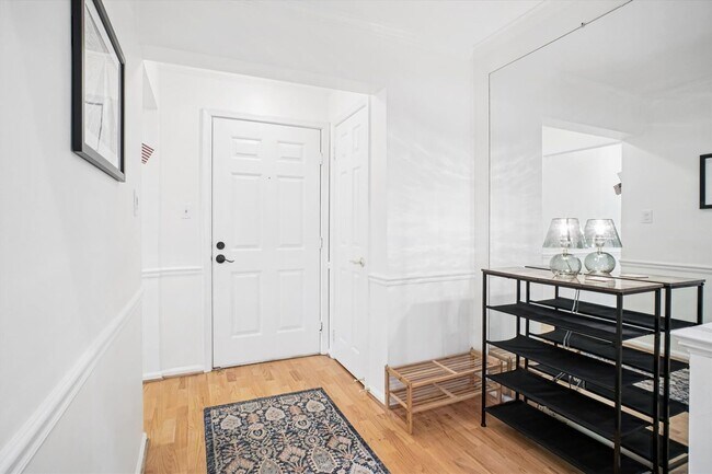 Building Photo - Furnished 2BR/2BA plus den located at Tuck...