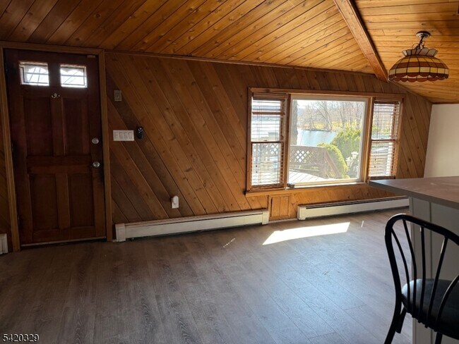 Building Photo - 9 MacDonald Rd