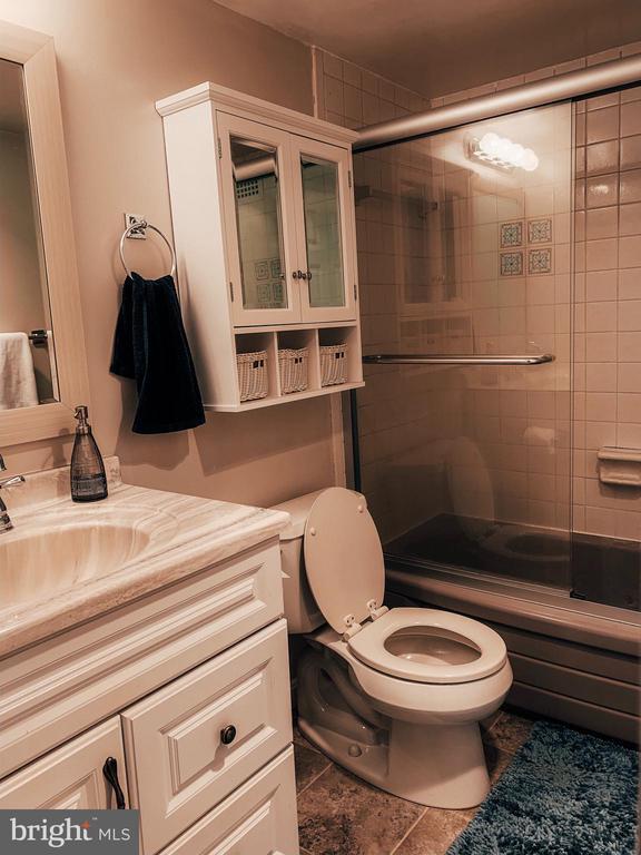 Building Photo - 1300 Army Navy Dr