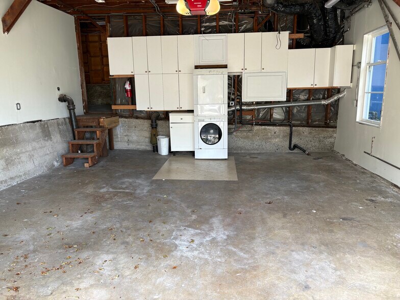 Building Photo - 1703 Funston Ave