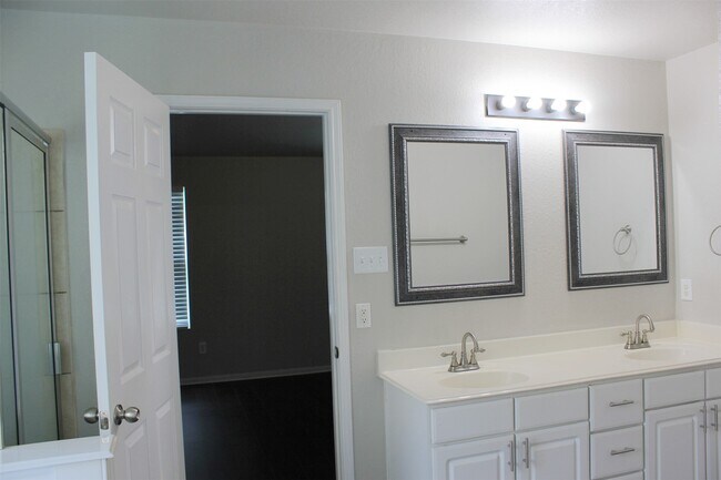 Building Photo - 3139 Upland Spring Trace