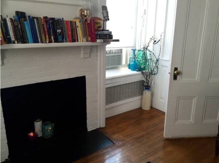 Building Photo - 407 Angell St