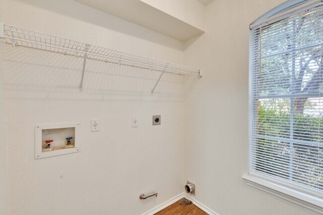Building Photo - "Charming 3-Bed Oasis with 2.5 Baths in Pr...