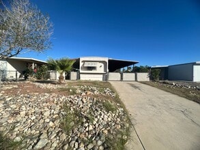 Building Photo - charming 2 bedroom mobile close to River
