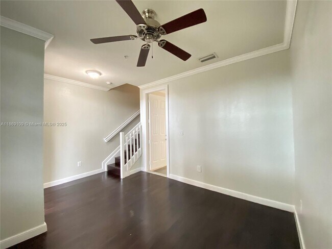 Building Photo - 770 Millbrae Ct