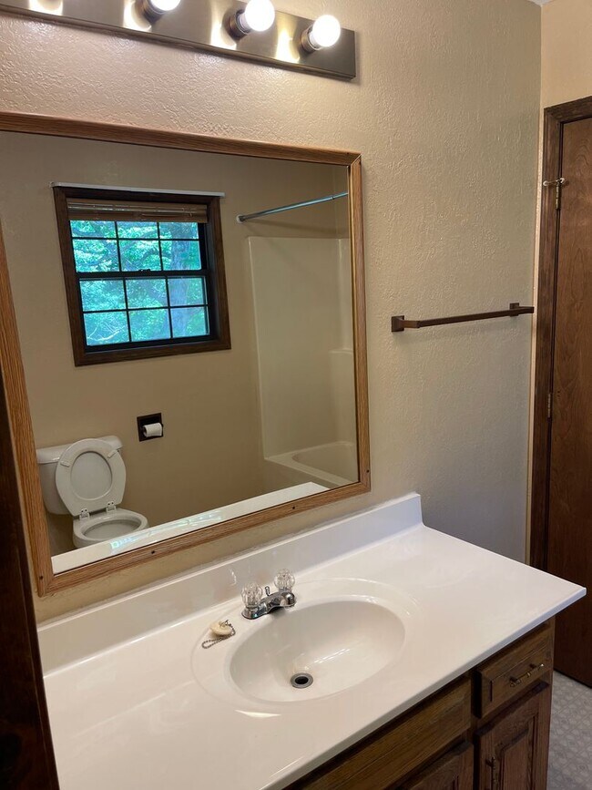 Building Photo - Available July 25th!!! No showings until June 1st