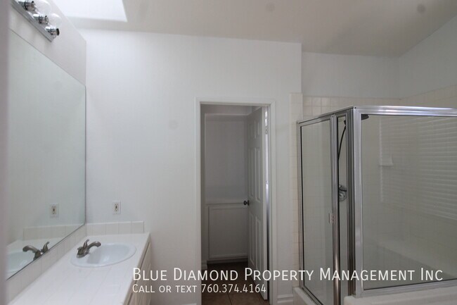 Building Photo - 801 Mosaic Cir