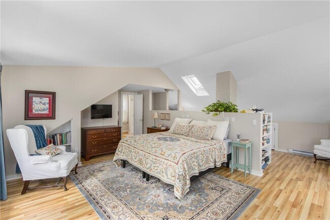 Building Photo - 141 Coggeshall Ave