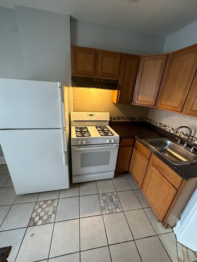 Building Photo - 4356 S Wells St