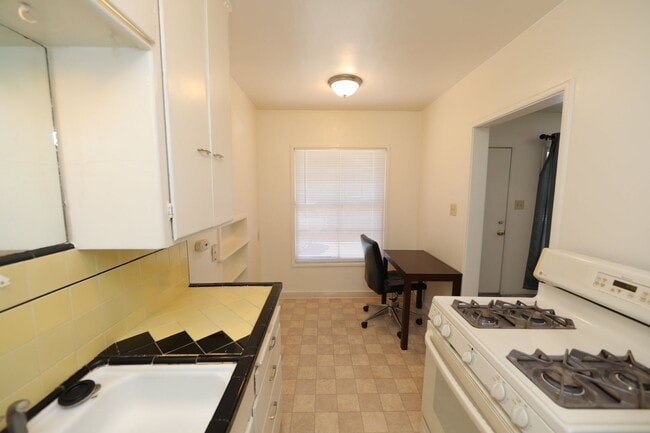Primary Photo - 4225 V St