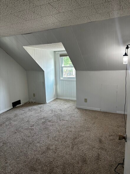 Building Photo - 1223 2nd St NE