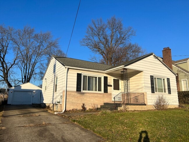 Primary Photo - 316 E Liberty St