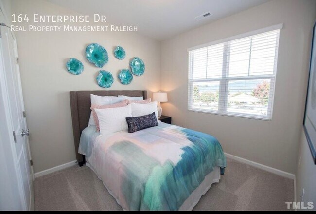 Building Photo - 164 N Enterprise Dr