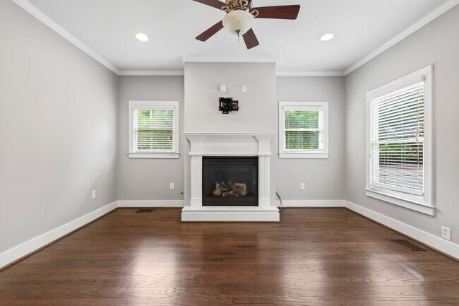 Building Photo - Decatur's Hidden Gem: Renovated 3BR Retreat with Expansive Backyard, Fruit Trees & Unbeatable Loc...