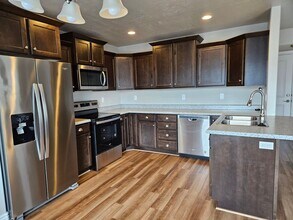 Building Photo - Charming 3 Bed, 2.5 Bath in Tooele