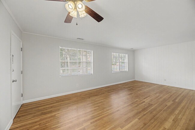 Building Photo - 465 Medlock Rd