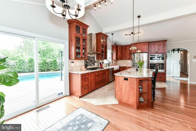 Building Photo - 7635 Bland Dr