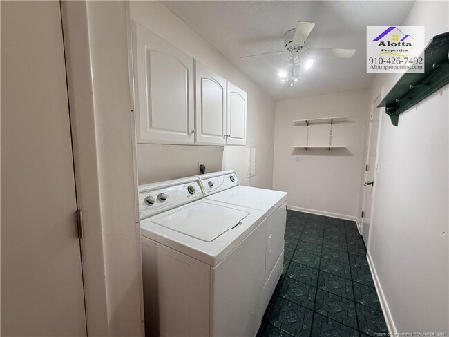Building Photo - 5004 Cardinal Cir
