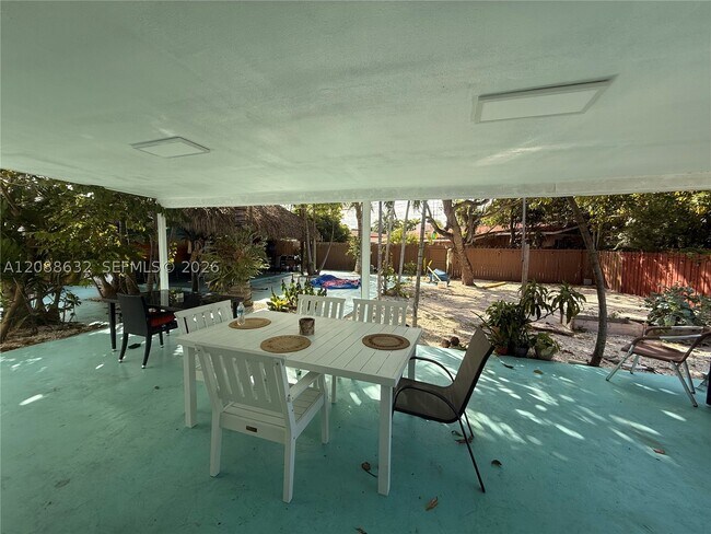 Building Photo - 16030 Miami Dr