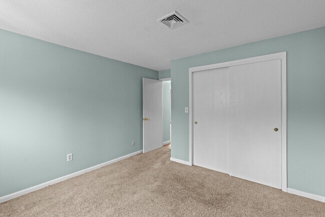 Building Photo - 5455 N Main St