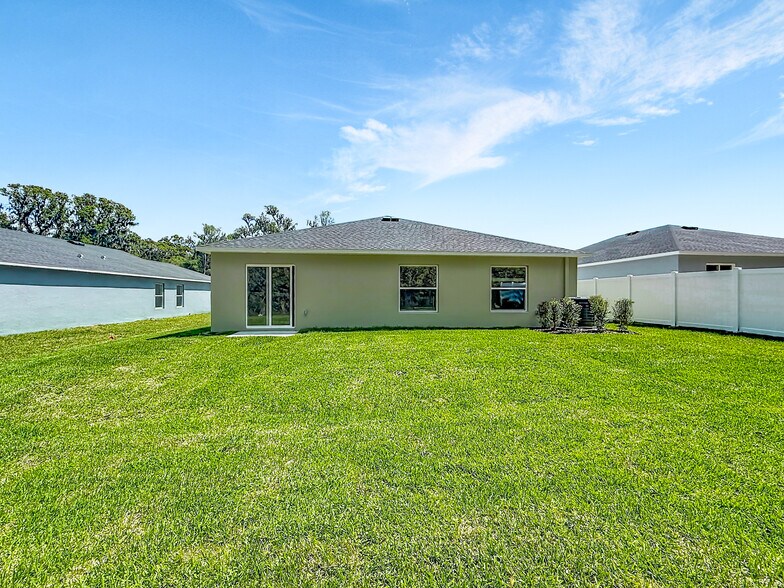 Building Photo - 1352 NW 48th Ter