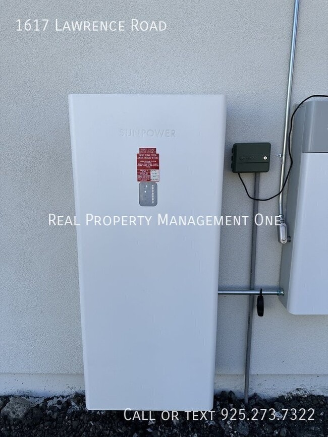 Building Photo - 1617 Lawrence Rd